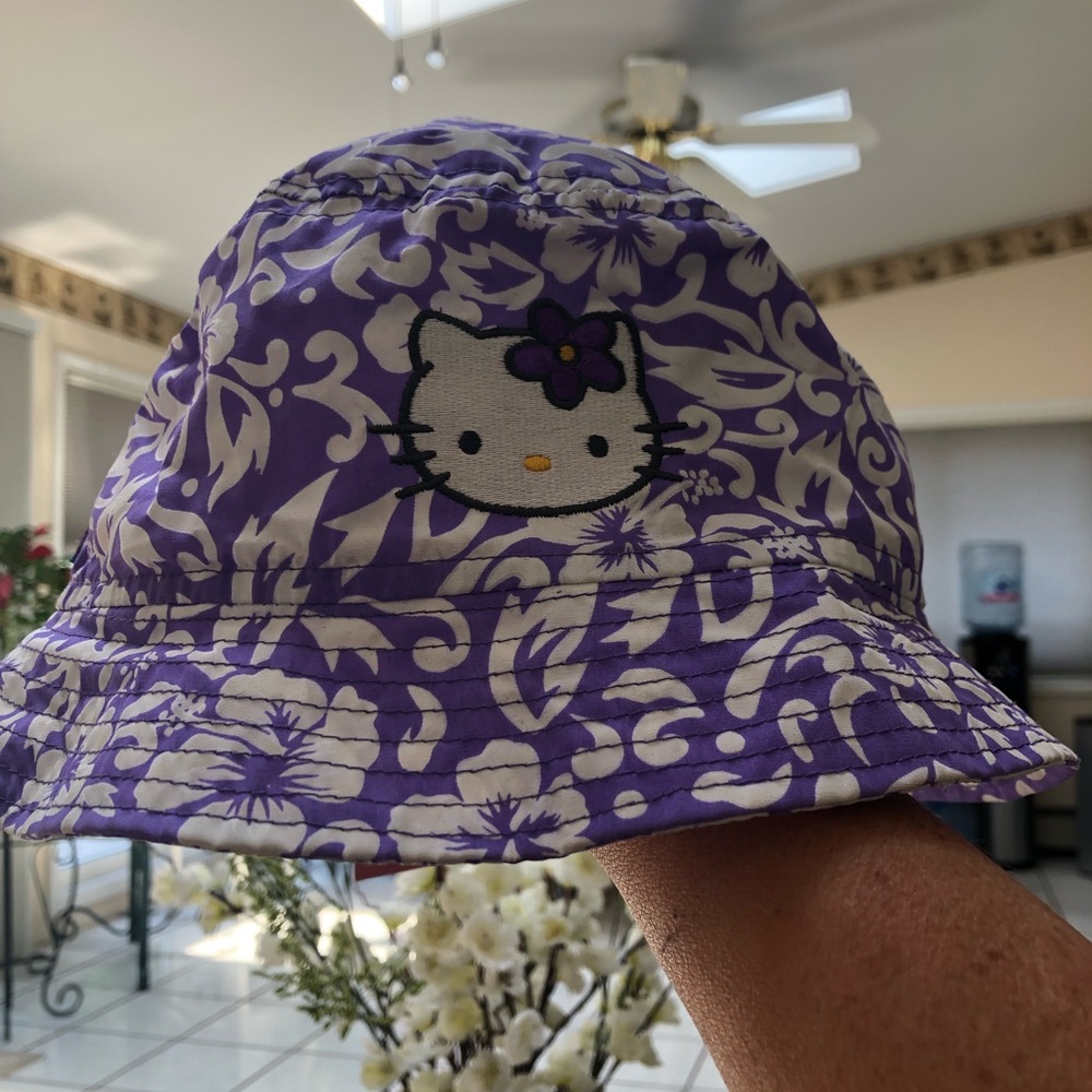 Hello Kitty Hat - Picture 2 of 7